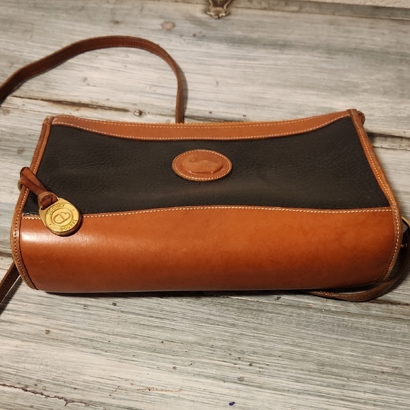 Two-Tone Leather Crossbody Bag - Picture 4 of 16